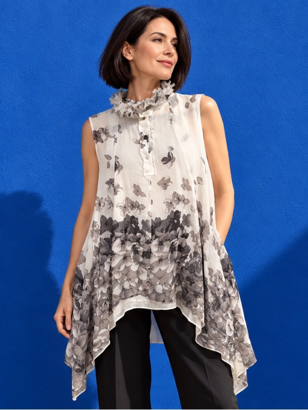 Minkas Sleeveless Grey & White Tunic Size L Ruffle Collar.